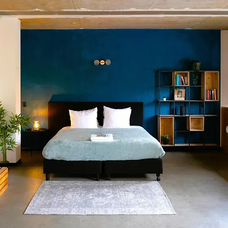 Urban The Golden Stork 赖斯韦克