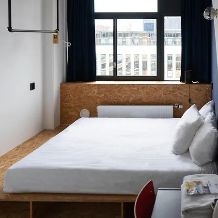 Hotel Urban The Golden Stork 3*