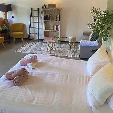 Hotel Urban The Golden Stork