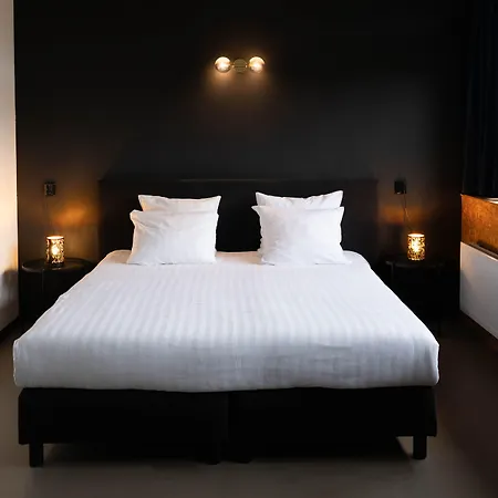 Urban The Golden Stork 酒店