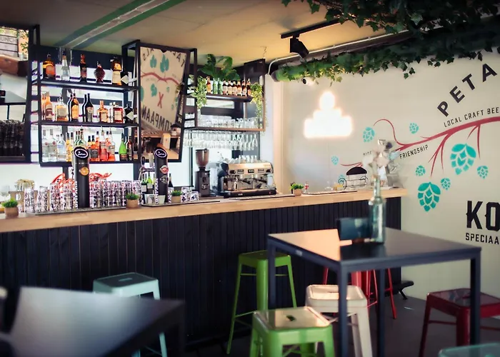 Urban The Golden Stork فندق 3*