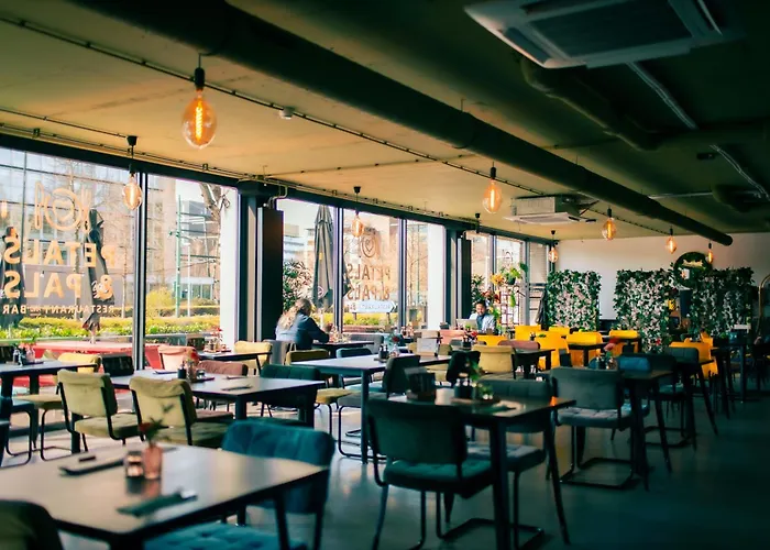 فندق Urban The Golden Stork رايسفايك