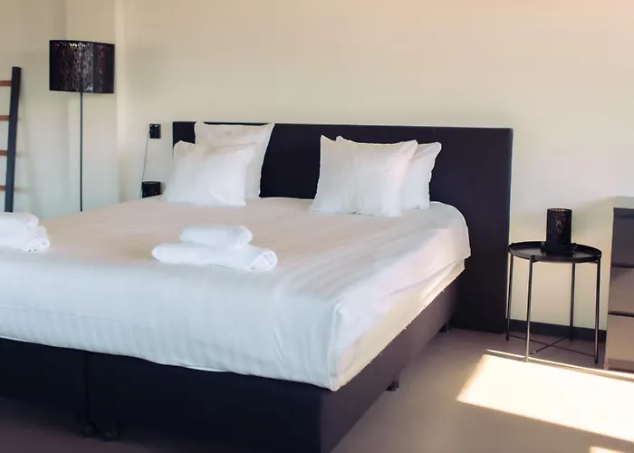 Urban The Golden Stork 3*