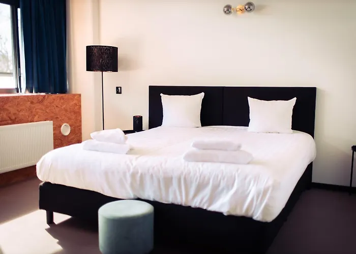 Urban The Golden Stork Hotel 3*