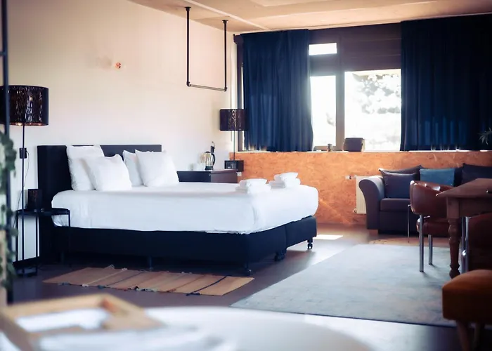 Urban The Golden Stork Hotel