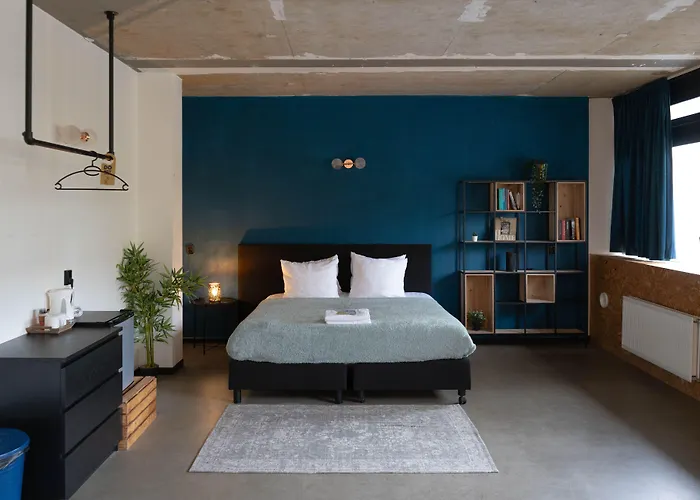 Urban The Golden Stork 3*