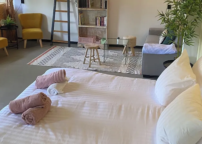 Hotel Urban The Golden Stork