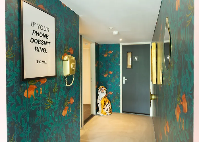 Urban The Golden Stork فندق 3*