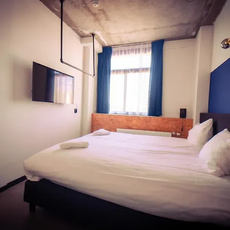 호텔 Urban The Golden Stork 3*