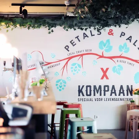 Urban The Golden Stork 호텔 리즈윅