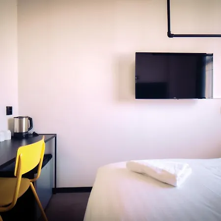 Urban The Golden Stork 3* 리즈윅