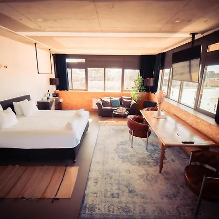 Urban The Golden Stork 호텔 리즈윅