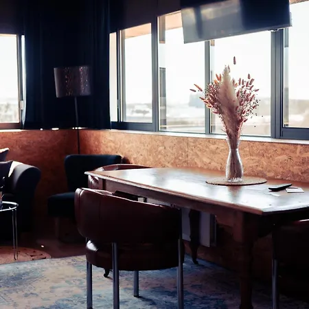 Urban The Golden Stork 3* 리즈윅