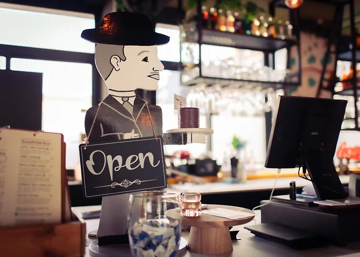 Hotel Urban The Golden Stork 3*