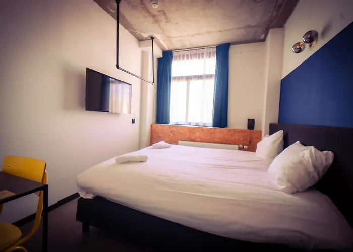 Hotel Urban The Golden Stork 3*